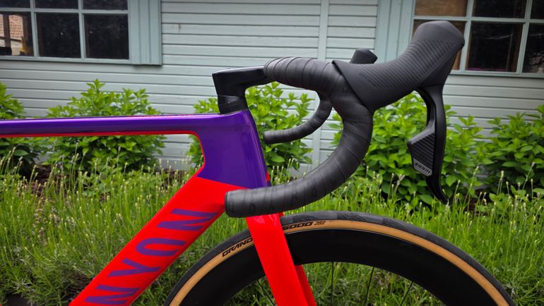 Used Canyon Aeroad CF SLX 7 eTap 2024 2024 Road & Gravel, Red — image 11 of 17