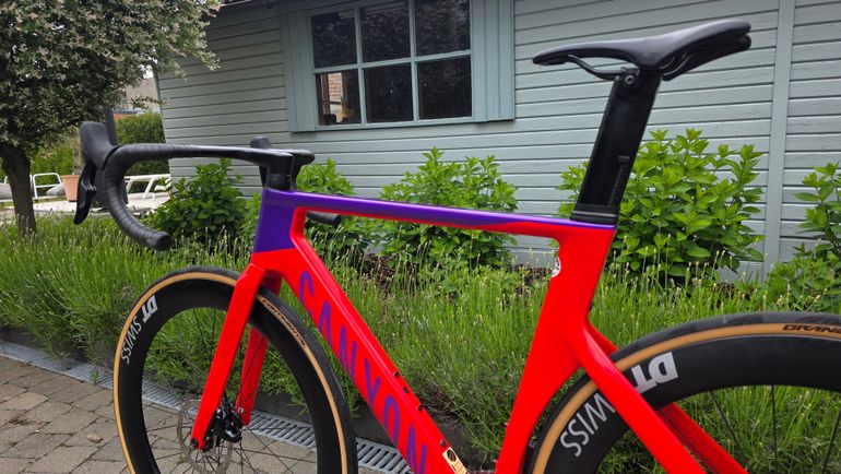Used Canyon Aeroad CF SLX 7 eTap 2024 2024 Road & Gravel, Red — image 15 of 17