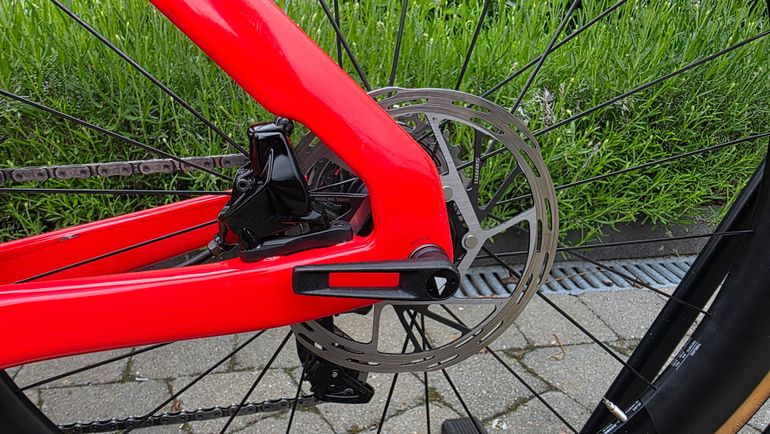 Used Canyon Aeroad CF SLX 7 eTap 2024 2024 Road & Gravel, Red — image 13 of 17