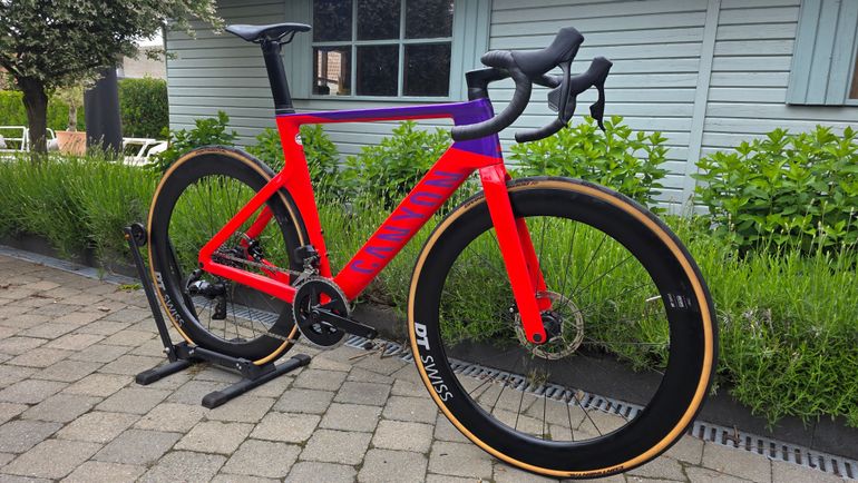 Used Canyon Aeroad CF SLX 7 eTap 2024 2024 Road & Gravel, Red — image 2 of 17