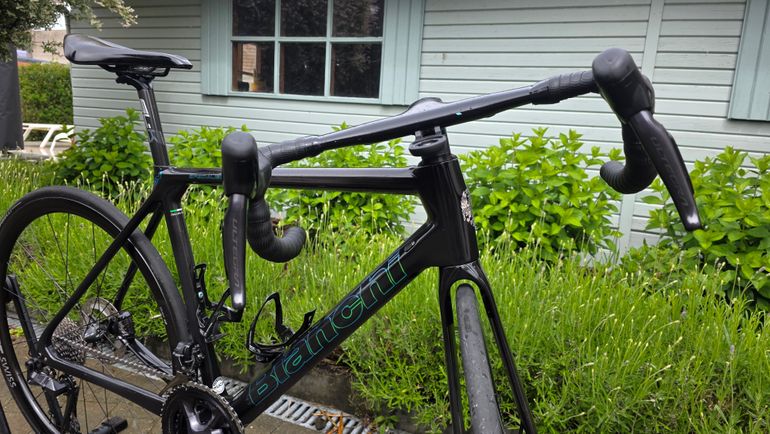 Used Bianchi Specialissima - Ultegra 2022 2022 Road & Gravel, Black — image 13 of 19