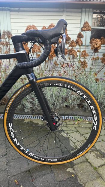 Used Canyon Ultimate CF SL 8 Disc Di2 2021 2021 Road & Gravel, Black — image 5 of 15
