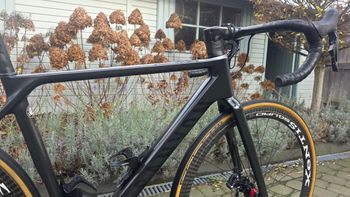 Used Canyon Ultimate CF SL 8 Disc Di2 2021 2021 Road & Gravel, Black — image 3 of 15