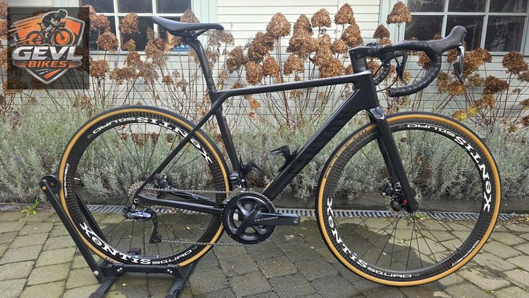 Used Canyon Ultimate CF SL 8 Disc Di2 2021 2021 Road & Gravel, Black — image 1 of 15