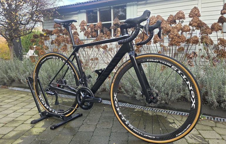 Used Canyon Ultimate CF SL 8 Disc Di2 2021 2021 Road & Gravel, Black — image 2 of 15