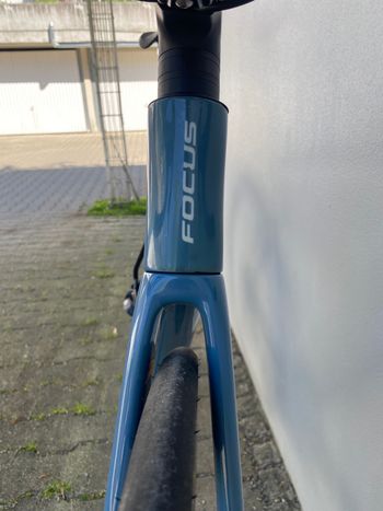Used Focus IZALCO MAX DISC 9.7 2021 2021 Road & Gravel, Blue — image 8 of 30