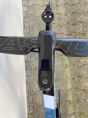 Used Focus IZALCO MAX DISC 9.7 2021 2021 Road & Gravel, Blue — image 9 of 30