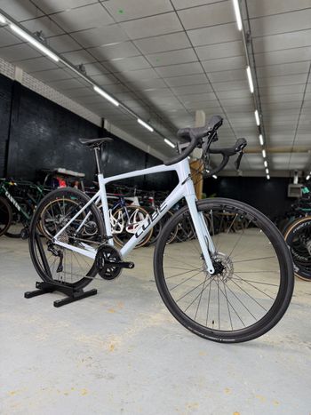 Used CUBE Attain 2022 Road & Gravel, White — image 2 of 19