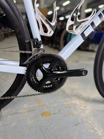 Used CUBE Attain 2022 Road & Gravel, White — image 6 of 19