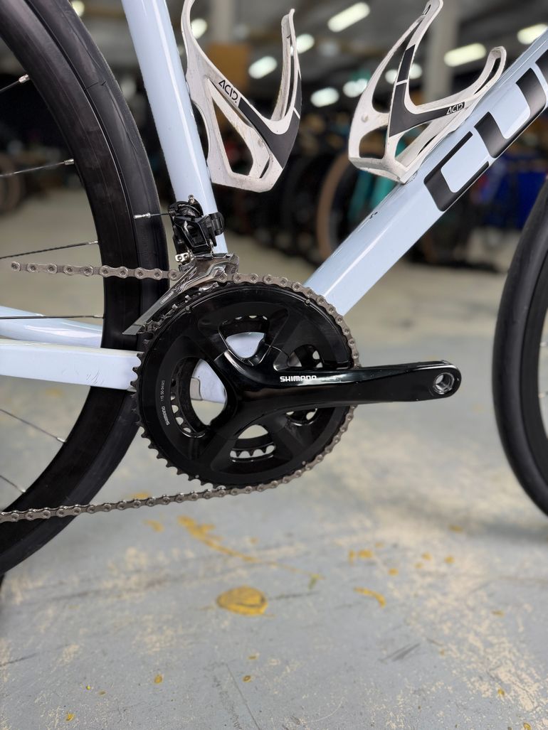 Used CUBE Attain 2022 Road & Gravel, White — image 6 of 19