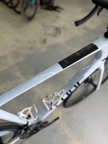 Used CUBE Attain 2022 Road & Gravel, White — image 10 of 19