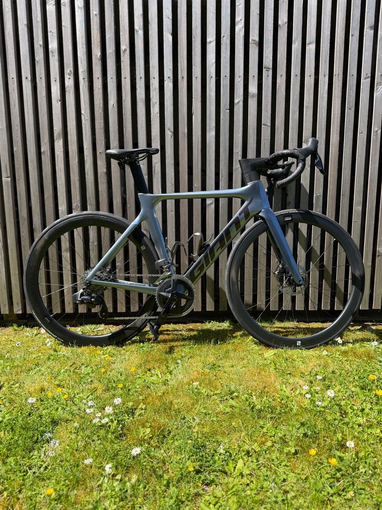 Used Giant Propel, Advanced Disc 1 2022 2022 Road & Gravel, Blue — image 1 of 6