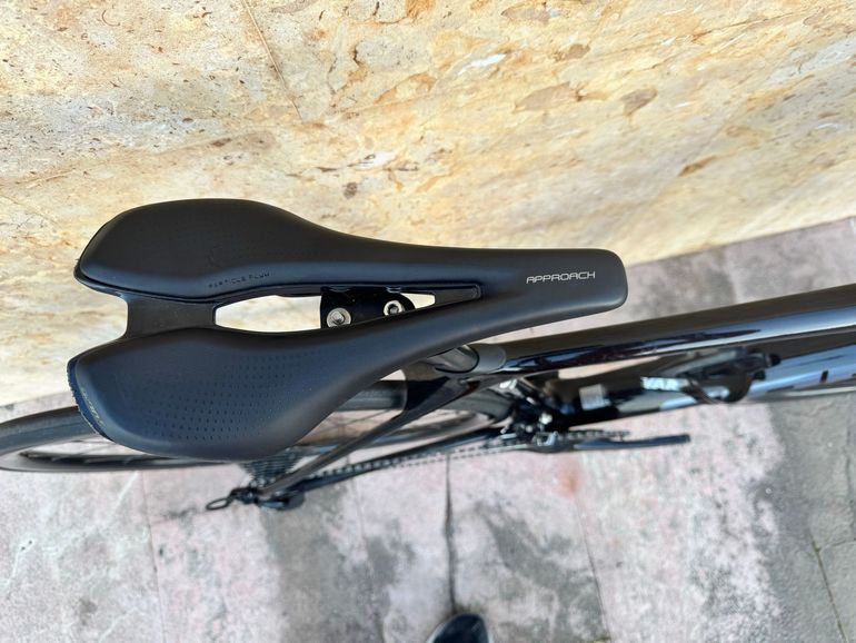 Used Giant TCR Advanced Disc 2 2022 2022 Road & Gravel, Black — image 8 of 16