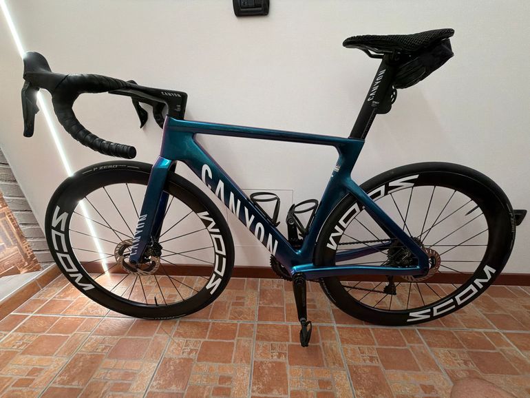 Used Canyon Aeroad CFR Di2 2025 2025 Road & Gravel, Blue — image 2 of 4