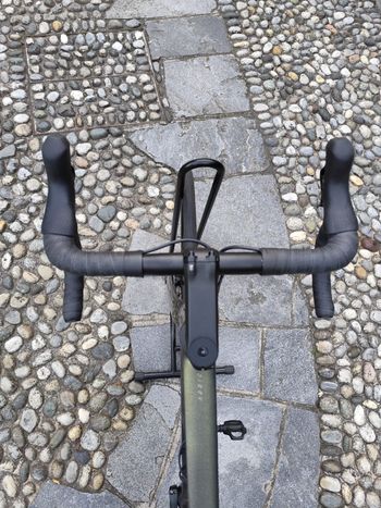 Used Scott Addict 30 2024 2024 Road & Gravel, Green — image 4 of 7