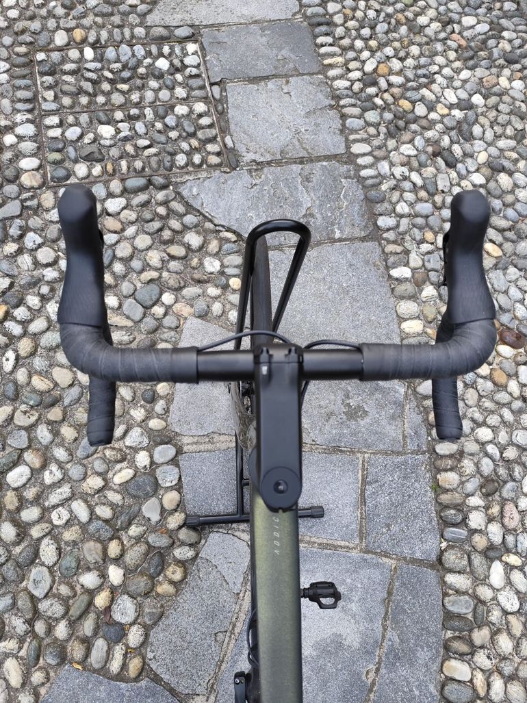 Used Scott Addict 30 2024 2024 Road & Gravel, Green — image 4 of 7