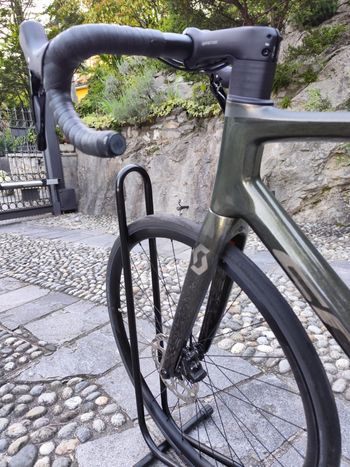Used Scott Addict 30 2024 2024 Road & Gravel, Green — image 7 of 7