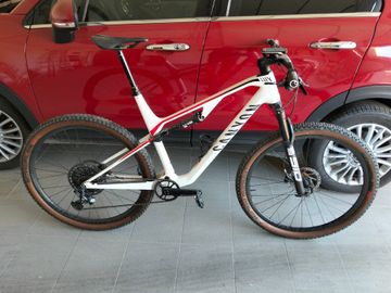 Używany Canyon Lux CF 8 2021 2021 Mountainbike — zdjęcie 1 z 6
