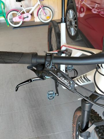 Używany Canyon Lux CF 8 2021 2021 Mountainbike — zdjęcie 3 z 6