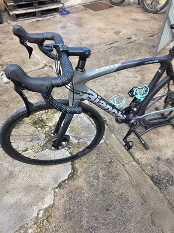 Used Bianchi Oltre XR3 - Ultegra 2022 2022 Road & Gravel — image 2 of 9