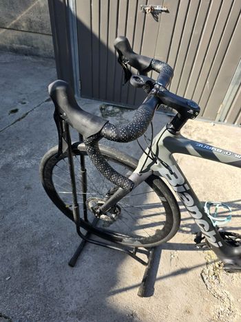 Used Bianchi Oltre XR3 - Ultegra 2022 2022 Road & Gravel, Light Gray — image 16 of 17
