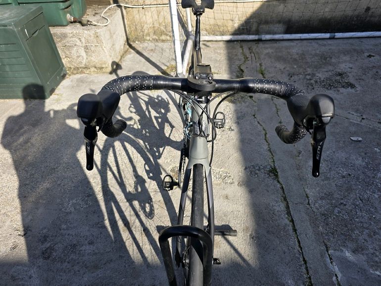 Used Bianchi Oltre XR3 - Ultegra 2022 2022 Road & Gravel, Light Gray — image 14 of 17