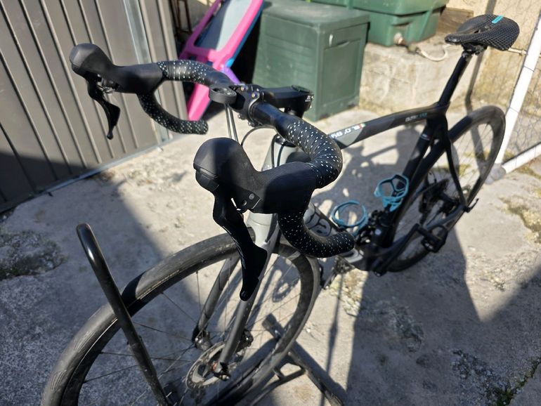 Used Bianchi Oltre XR3 - Ultegra 2022 2022 Road & Gravel, Light Gray — image 15 of 17