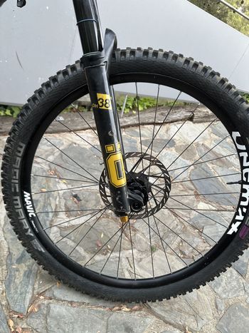 Použité Specialized Demo Sram Eagle Transmission GX 2022 Mountainbike — obrázek 7 z 13