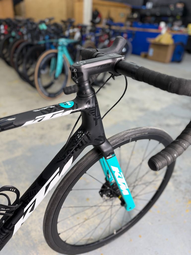 Used KTM REVELATOR ALTO ELITE AXS 2022 2022 Road & Gravel, Black — image 9 of 21