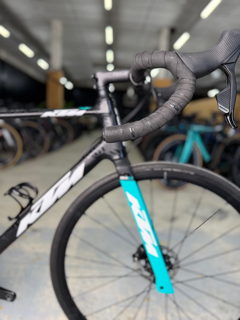 Used KTM REVELATOR ALTO ELITE AXS 2022 2022 Road & Gravel, Black — image 5 of 21