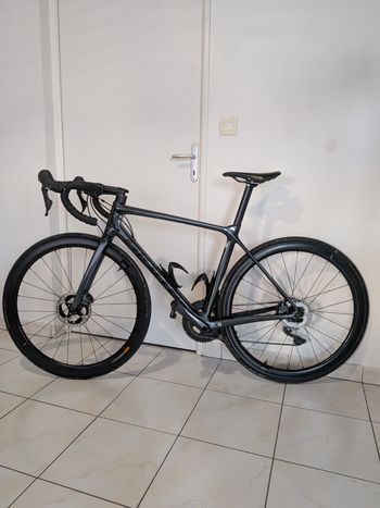 Used Giant TCR Advanced Pro 1 Disc M Black Diamond 2024 Road & Gravel, Black — image 2 of 9