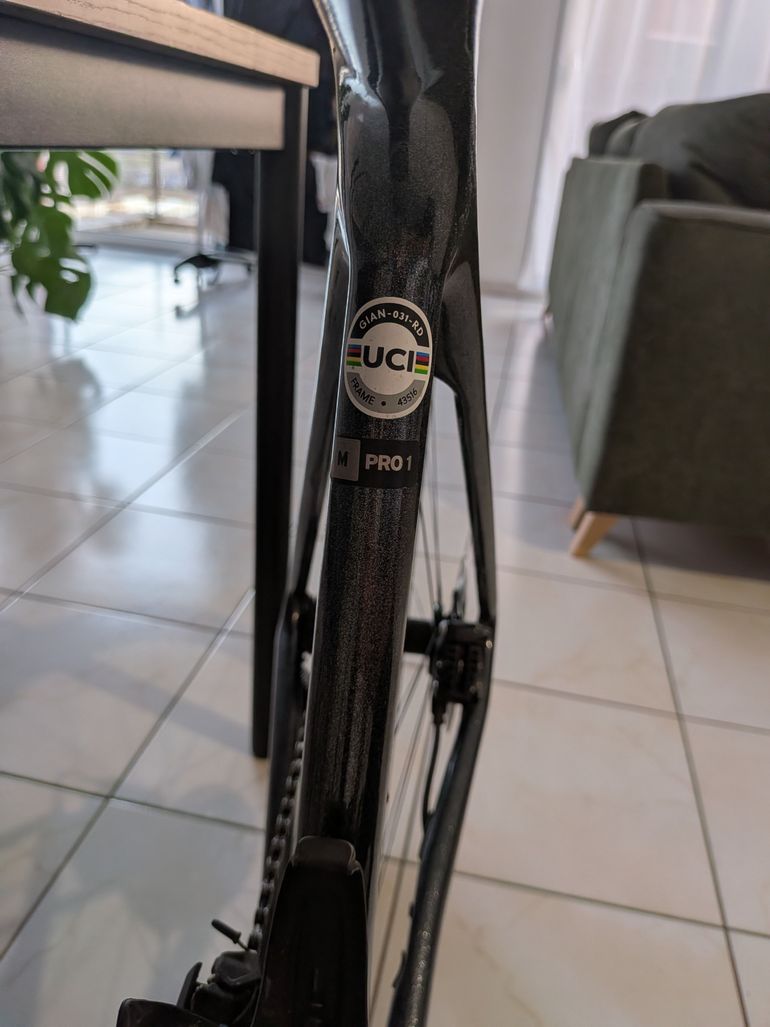 Used Giant TCR Advanced Pro 1 Disc M Black Diamond 2024 Road & Gravel, Black — image 7 of 9