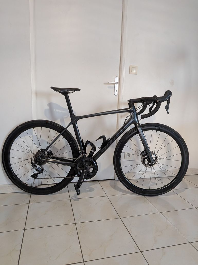 Used Giant TCR Advanced Pro 1 Disc M Black Diamond 2024 Road & Gravel, Black — image 1 of 9