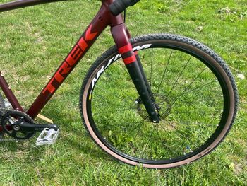 Used Trek Checkpoint Shimano GRX 2025 Road & Gravel, Red — image 4 of 9
