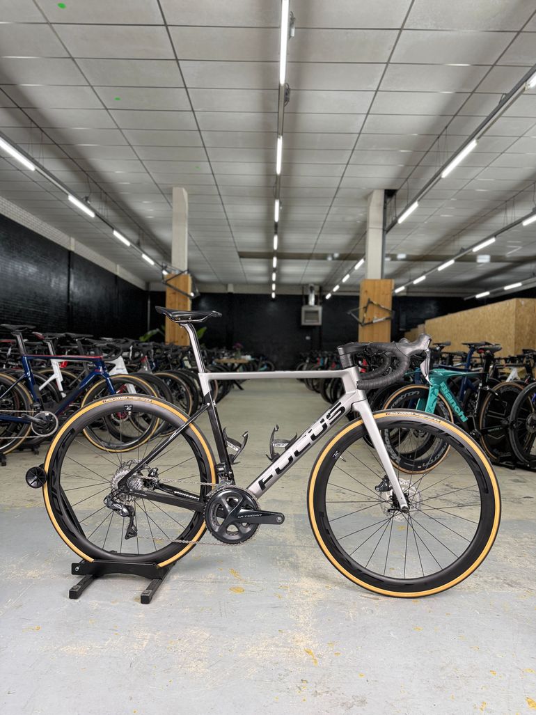 Used Focus IZALCO MAX DISC 9.7 2020 2020 Road & Gravel — image 1 of 23