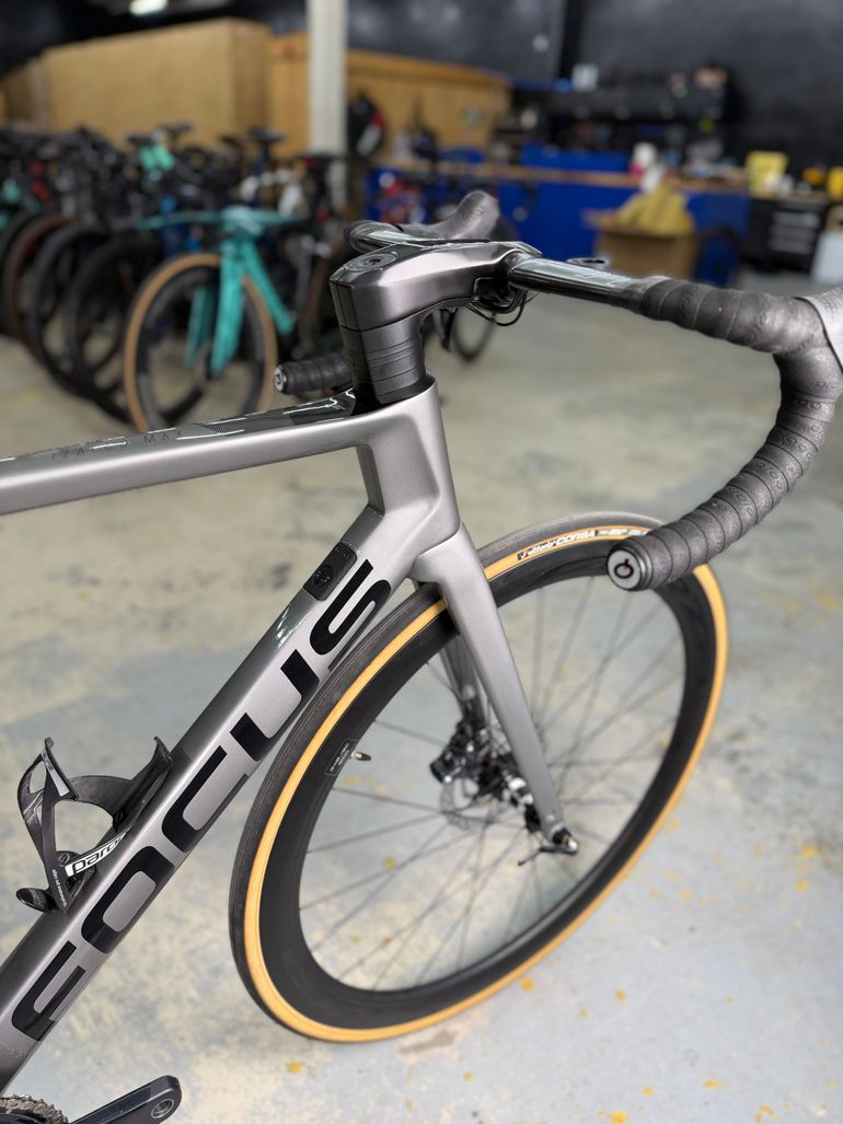 Used Focus IZALCO MAX DISC 9.7 2020 2020 Road & Gravel — image 9 of 23