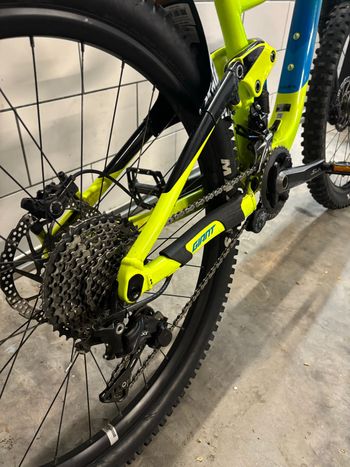 Used Giant Trance 2 2018 2018 Mountainbike, Green, 27.5 — image 3 of 6