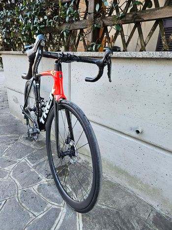Used Trek Émonda SL 6 Disc Pro 2021 2021 Road & Gravel, Red — image 4 of 6
