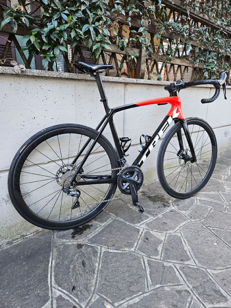 Used Trek Émonda SL 6 Disc Pro 2021 2021 Road & Gravel, Red — image 5 of 6