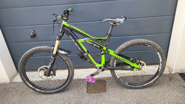 Used Specialized Enduro Expert 2011 2011 Mountainbike, Verde — image 2 of 5