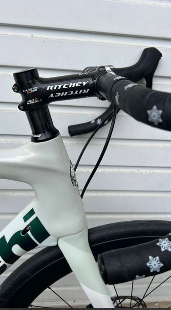 Used Bianchi Oltre Xr3 Rival Etap Axs 2022 Road & Gravel — image 8 of 9