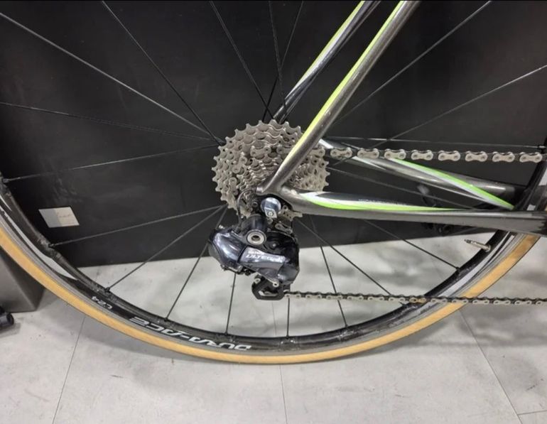 Used Cannondale Synapse Carbo Ultegra Electronico 2017 Road & Gravel, Black — image 6 of 11