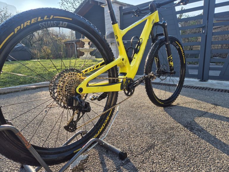 Used Scott Spark RC Comp 2022 2022 Mountainbike, Orange — image 2 of 3