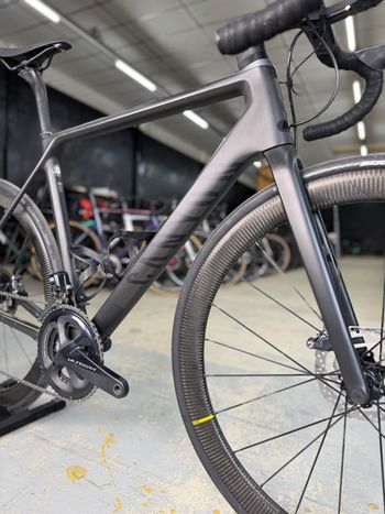 Used Canyon Ultimate CF SL Di2 Carbon 2021 Road & Gravel, Black — image 7 of 23
