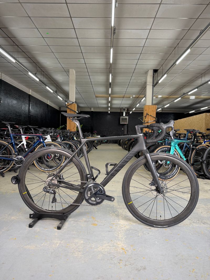 Used Canyon Ultimate CF SL Di2 Carbon 2021 Road & Gravel