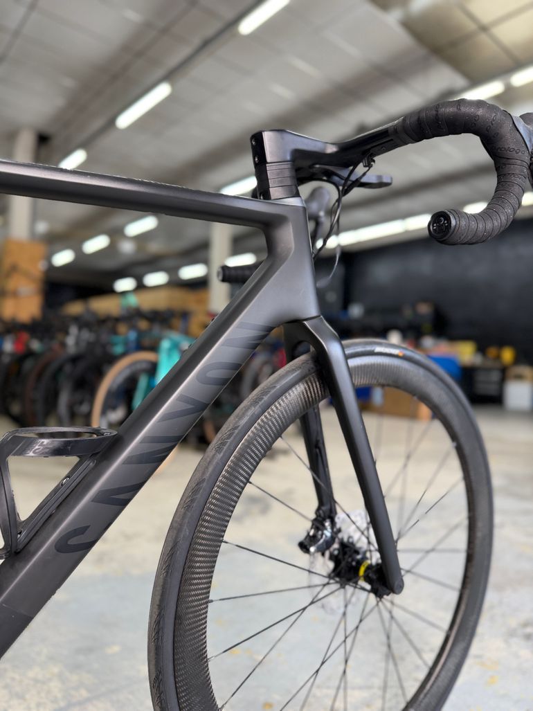 Used Canyon Ultimate CF SL Di2 Carbon 2021 Road & Gravel, Black — image 8 of 23