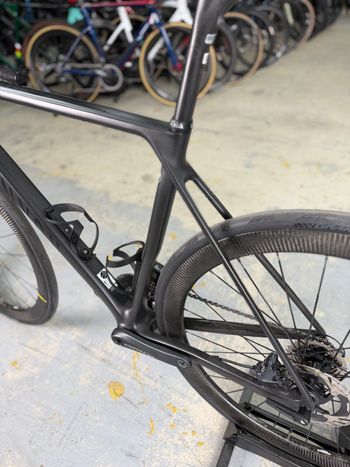 Used Canyon Ultimate CF SL Di2 Carbon 2021 Road & Gravel, Black — image 21 of 23