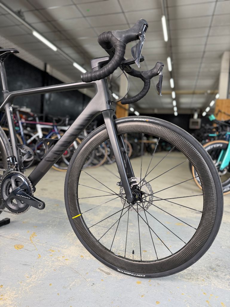 Used Canyon Ultimate CF SL Di2 Carbon 2021 Road & Gravel, Black — image 3 of 23