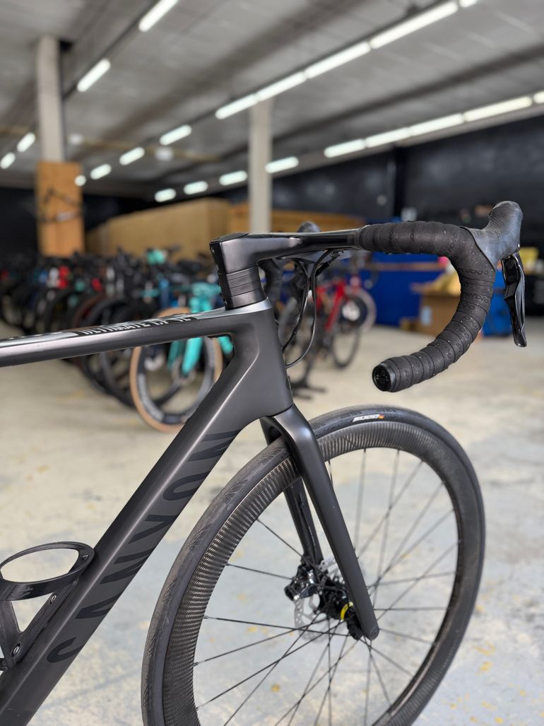 Used Canyon Ultimate CF SL Di2 Carbon 2021 Road & Gravel, Black — image 5 of 23