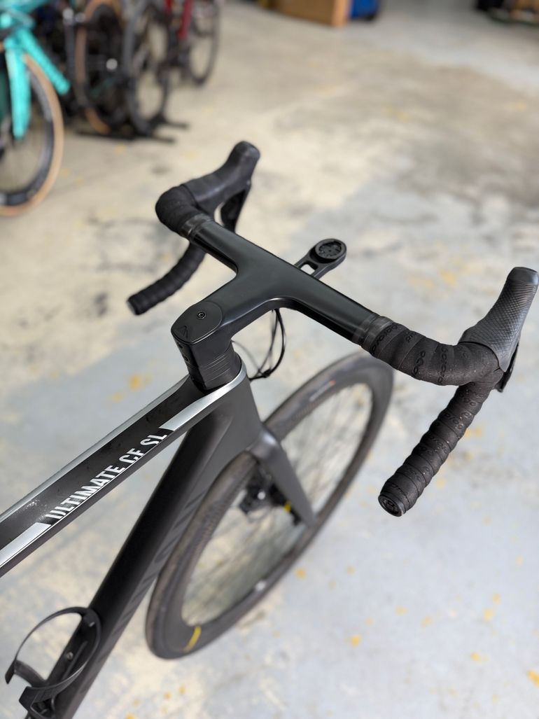 Used Canyon Ultimate CF SL Di2 Carbon 2021 Road & Gravel, Black — image 9 of 23